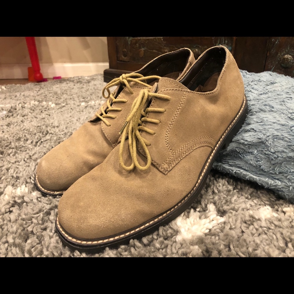 Tan men’s Croft and Barrow casual dress shoes